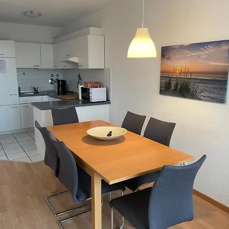 Ostseewelle Niendorf Parkplatz Nur Fuer Autos Bis 1,50m Hoehe *