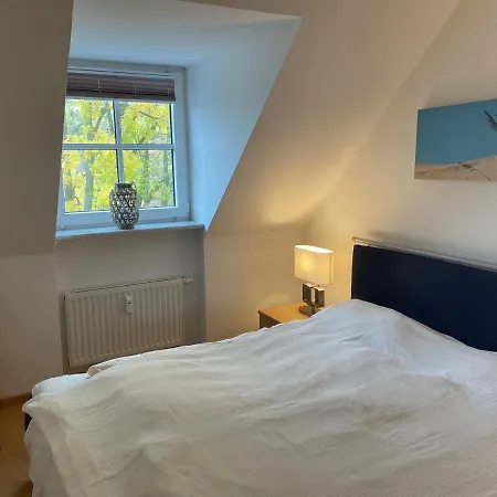 Ostseewelle Niendorf Parkplatz Nur Fuer Autos Bis 1,50m Hoehe *