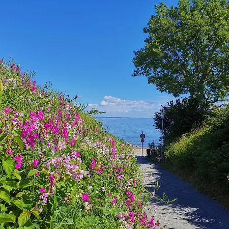 Ostseewelle Niendorf Parkplatz Nur Fuer Autos Bis 1,50m Hoehe Apartman Häven